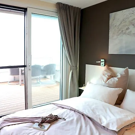 Hausboot Bernstein Botel *