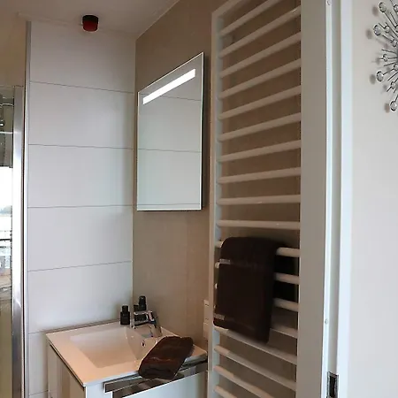 Hausboot Bernstein * Ribnitz-Damgarten