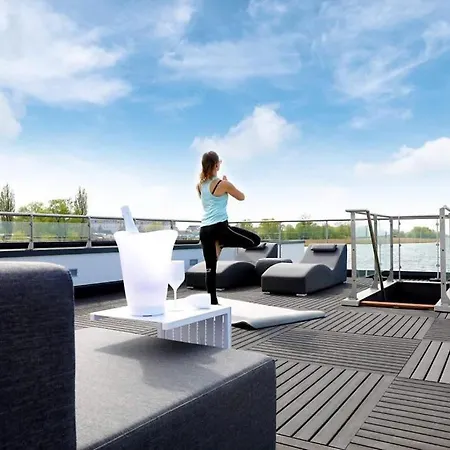 Hausboot Bernstein * Ribnitz-Damgarten